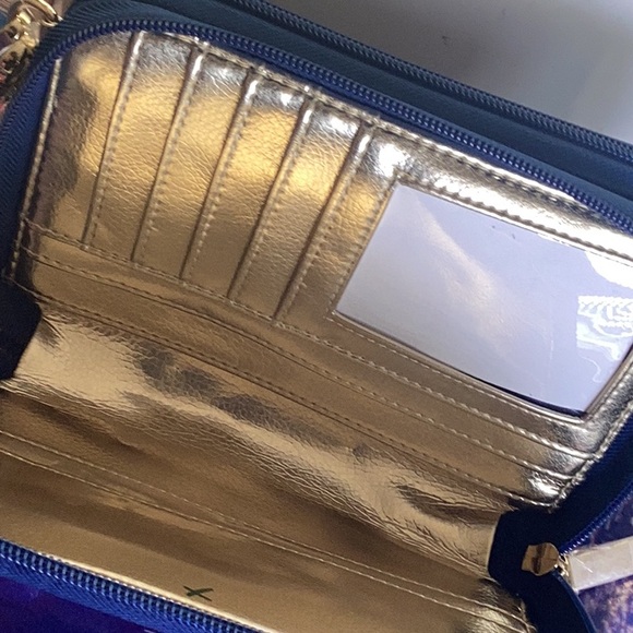 Disney parks X Lilly Pulitzer crossbody bag - Picture 6 of 9